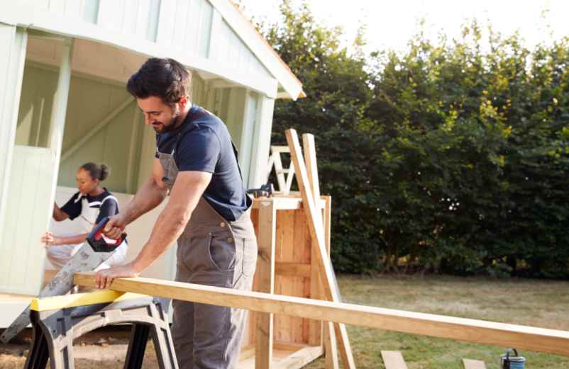 Comment construire un kiosque de jardin : étapes faciles pour un coin détente parfait