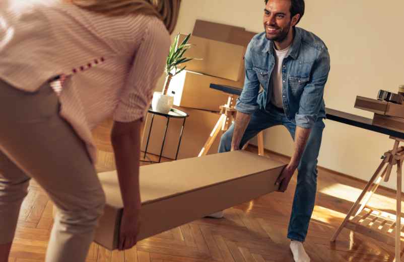 Faire du bricolage et ajouter des tapis à votre salon pour le rendre plus beau